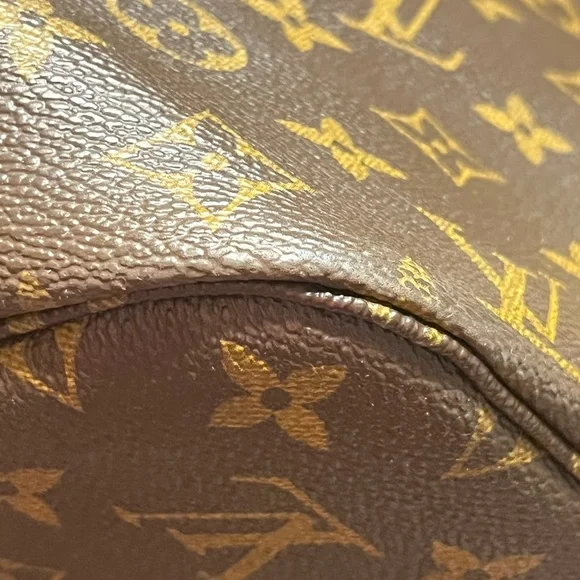 Louis Vuitton Neverfull MM - Picture 11 of 17